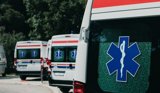 兴安盟救护车转运病人过路高速收费吗?